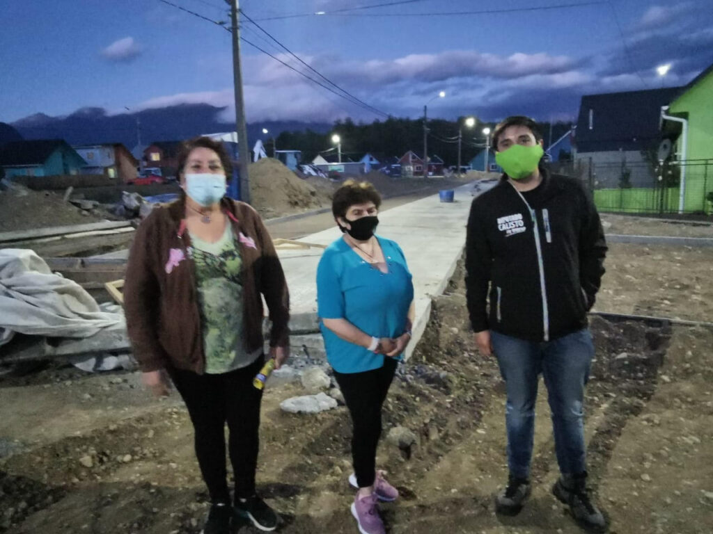 Diputado Calisto y vecinos de Villa Aysén manifiestan su preocupación por posible daño a las viviendas por trabajos de compactación dinámica en terreno aledaño