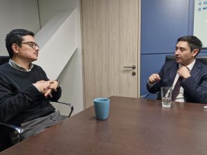 Senador Calisto se reúne con Director Nacional de Junaeb por proceso de postulación de Becas Regionales
